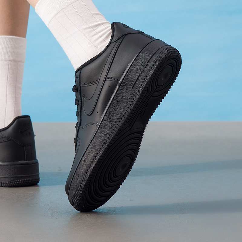 Nike (Nike) Women's Shoes Air  - огляд і ціна Nike Shoes Air Force 1